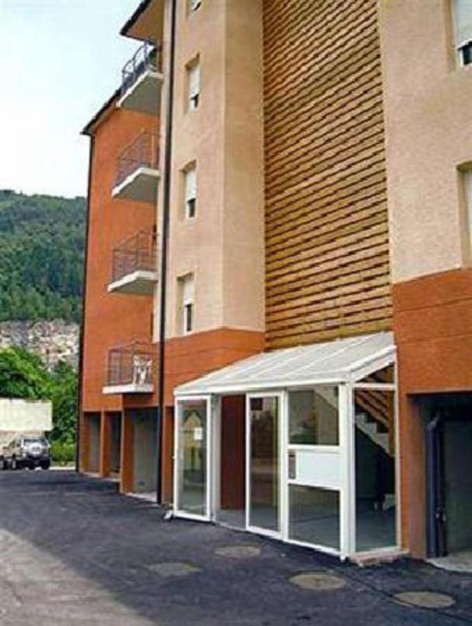 Superbe Appart Avec De Parking Gratuit Sur Place Lourdes Bagian luar foto